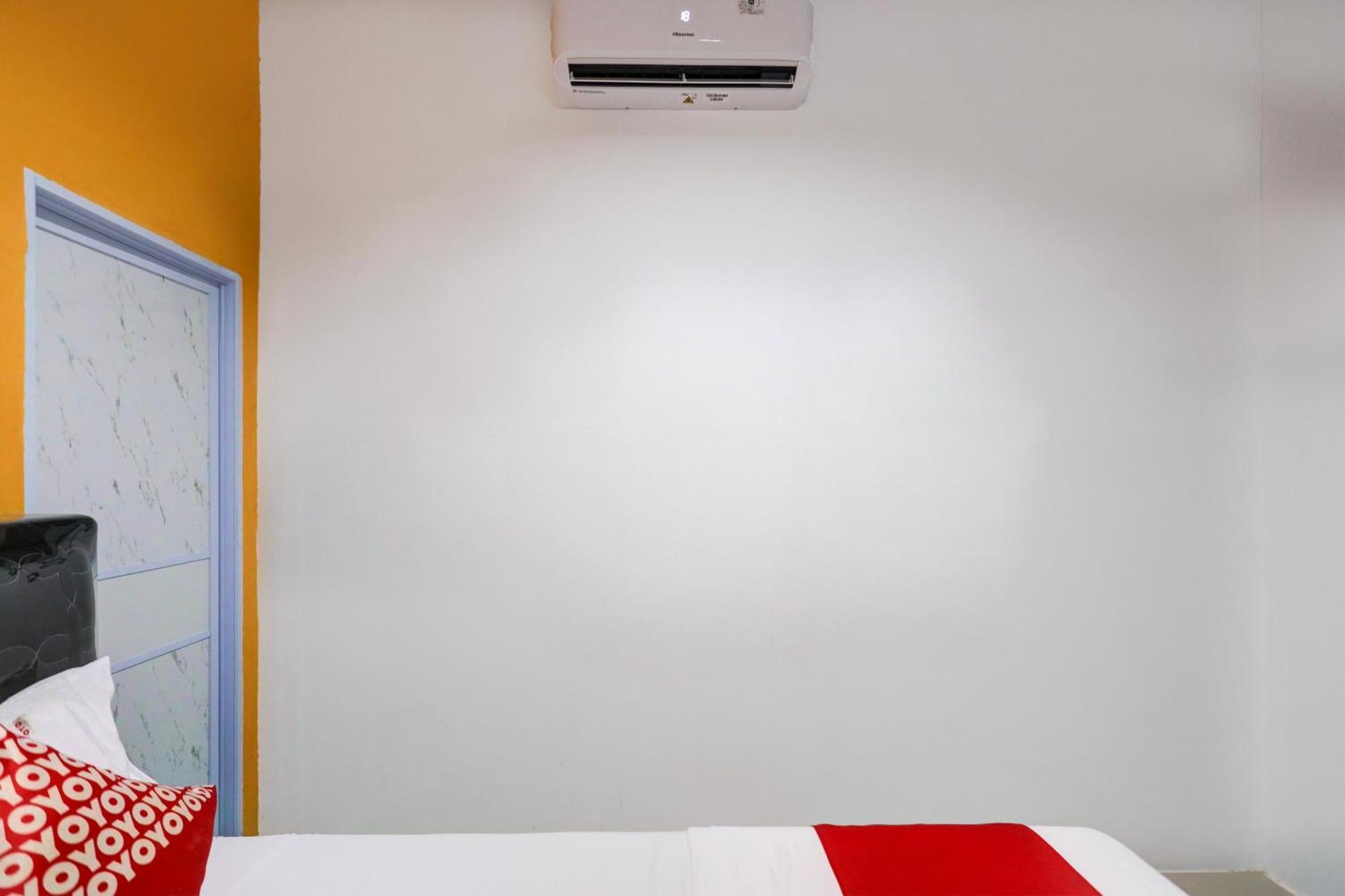 Super Oyo Capital O 93076 Batam Backpacker Guesthouse 2 Pembunuh المظهر الخارجي الصورة